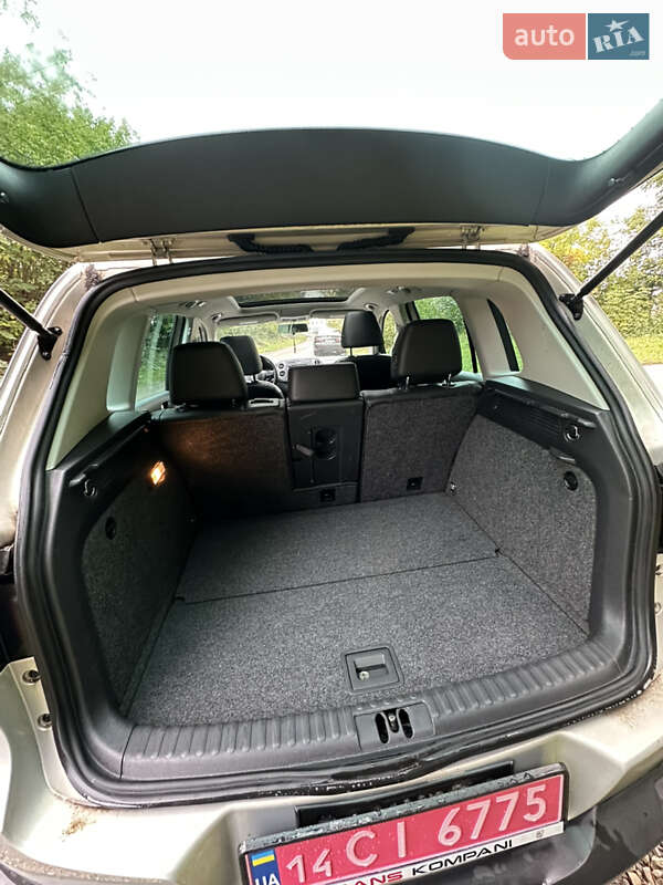 Внедорожник / Кроссовер Volkswagen Tiguan 2011 в Тернополе