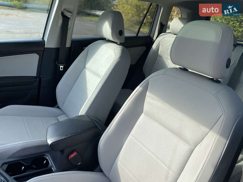 Позашляховик / Кросовер Volkswagen Tiguan 2020 в Києві фото 11 Позашляховик / Кросовер Volkswagen Tiguan 2020 в Києві