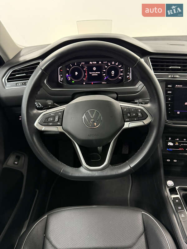 Внедорожник / Кроссовер Volkswagen Tiguan 2022 в Одессе