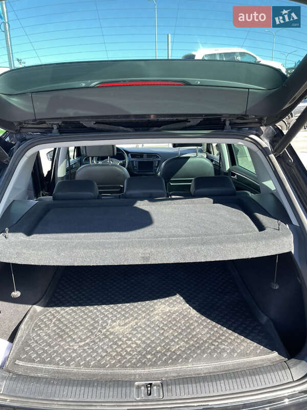 Внедорожник / Кроссовер Volkswagen Tiguan 2016 в Луцке