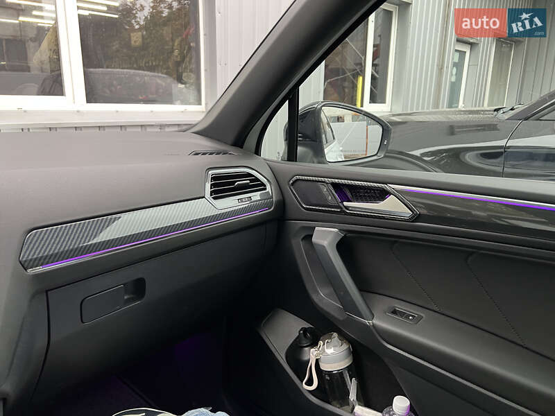 Внедорожник / Кроссовер Volkswagen Tiguan 2021 в Киеве