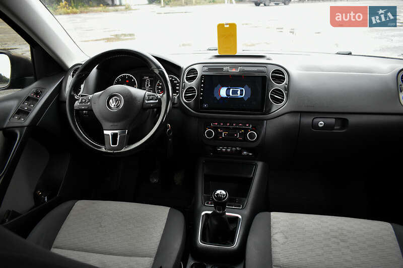 Внедорожник / Кроссовер Volkswagen Tiguan 2012 в Хмельницком