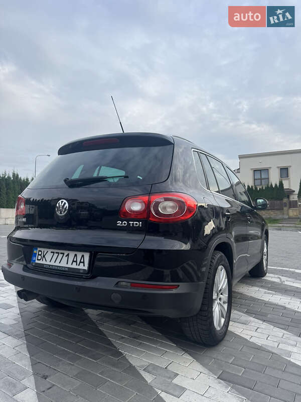 Внедорожник / Кроссовер Volkswagen Tiguan 2009 в Ровно
