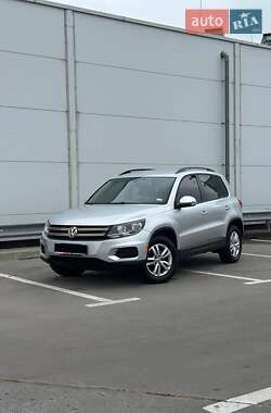 Внедорожник / Кроссовер Volkswagen Tiguan 2016 в Киеве