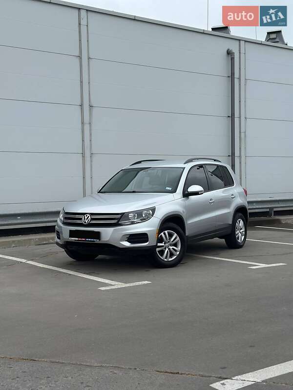 Внедорожник / Кроссовер Volkswagen Tiguan 2016 в 