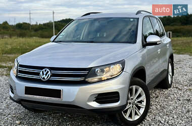 Внедорожник / Кроссовер Volkswagen Tiguan 2015 в Новояворовске