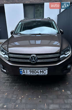 Внедорожник / Кроссовер Volkswagen Tiguan 2012 в Ирпене