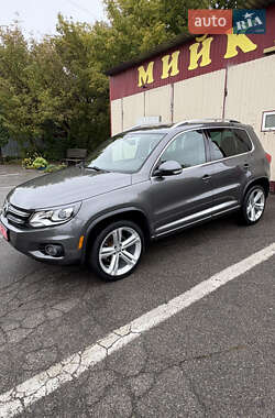 Внедорожник / Кроссовер Volkswagen Tiguan 2016 в Буче