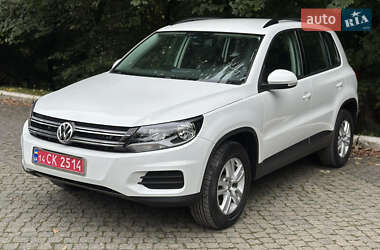 Внедорожник / Кроссовер Volkswagen Tiguan 2015 в Черновцах