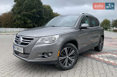 Внедорожник / Кроссовер Volkswagen Tiguan 2010 в Теофиполе