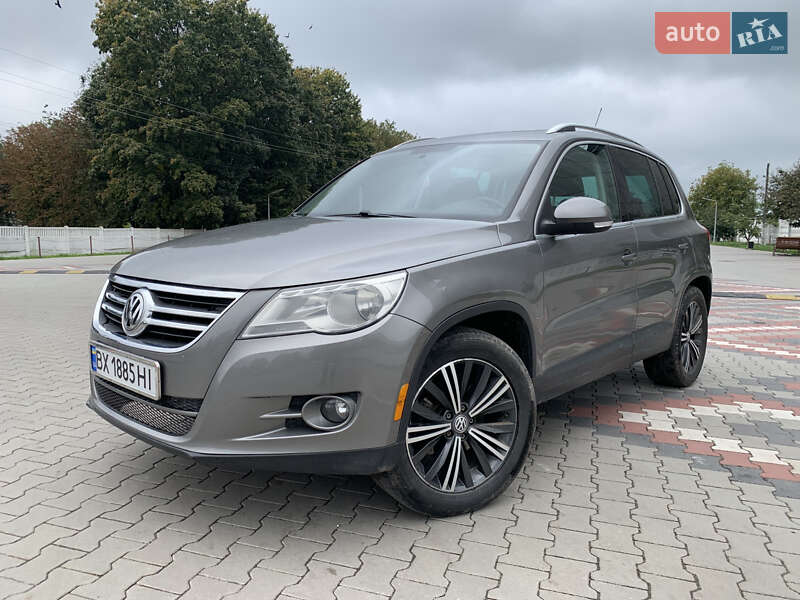 Внедорожник / Кроссовер Volkswagen Tiguan 2010 в Теофиполе