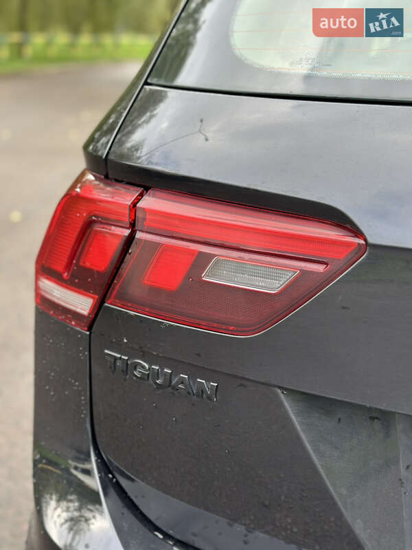 Внедорожник / Кроссовер Volkswagen Tiguan 2017 в Ровно