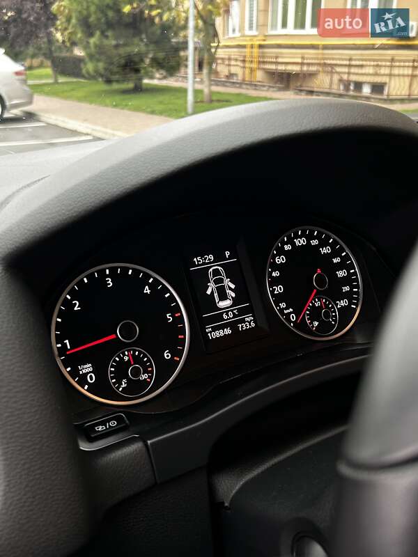 Позашляховик / Кросовер Volkswagen Tiguan 2015 в Києві