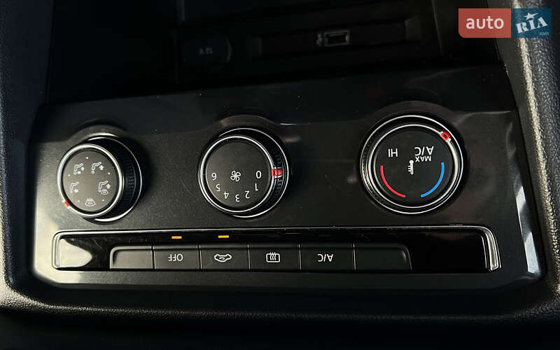 Внедорожник / Кроссовер Volkswagen Tiguan 2018 в Львове