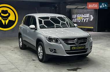 Внедорожник / Кроссовер Volkswagen Tiguan 2011 в Черновцах