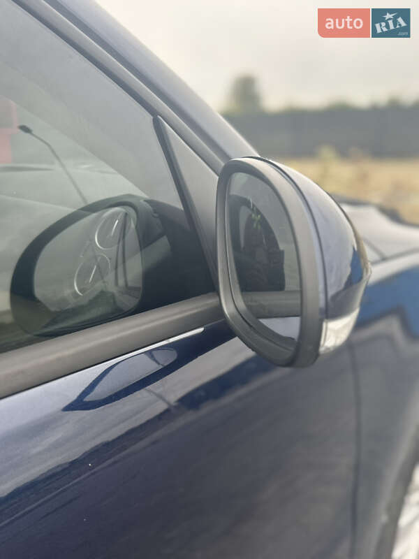 Позашляховик / Кросовер Volkswagen Tiguan 2015 в Красному