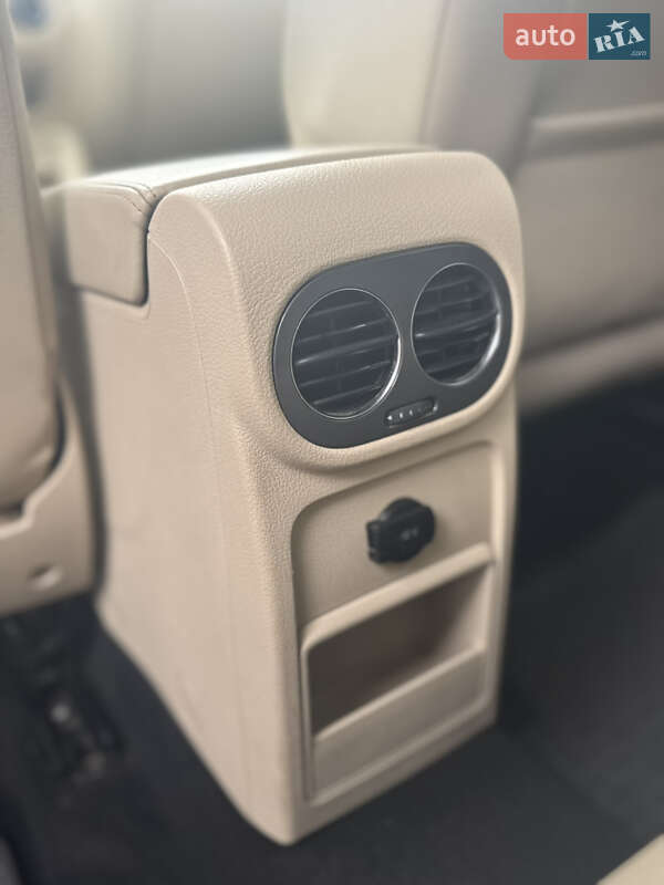 Позашляховик / Кросовер Volkswagen Tiguan 2015 в Красному