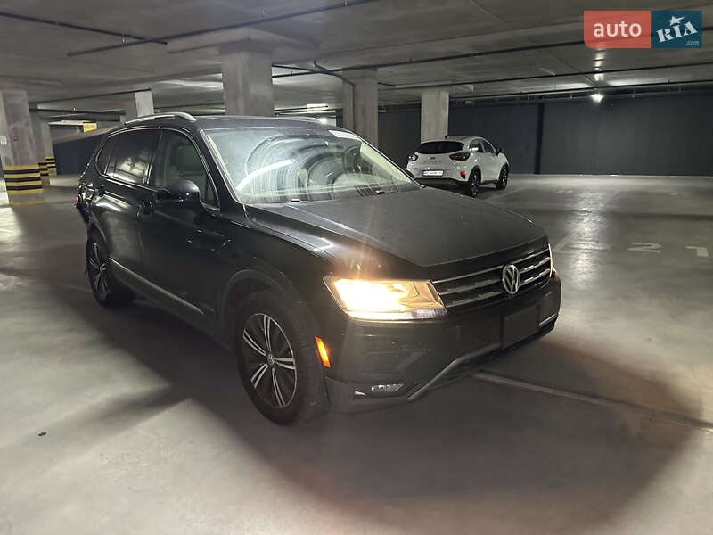 Внедорожник / Кроссовер Volkswagen Tiguan 2018 в Львове