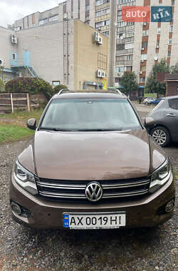 Позашляховик / Кросовер Volkswagen Tiguan 2011 в Харкові