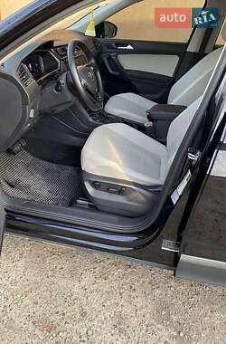 Внедорожник / Кроссовер Volkswagen Tiguan 2019 в 