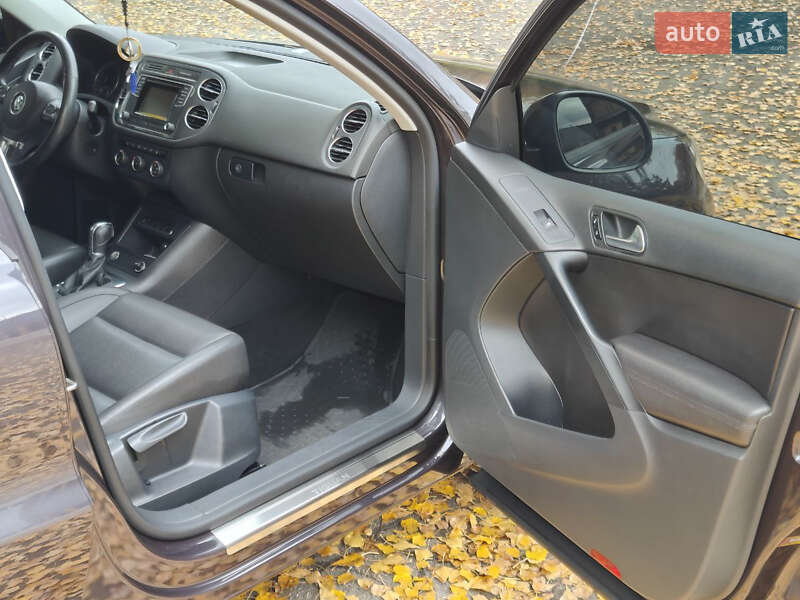 Внедорожник / Кроссовер Volkswagen Tiguan 2016 в Кривом Роге