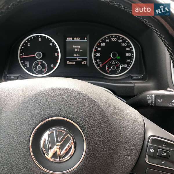 Внедорожник / Кроссовер Volkswagen Tiguan 2012 в Запорожье