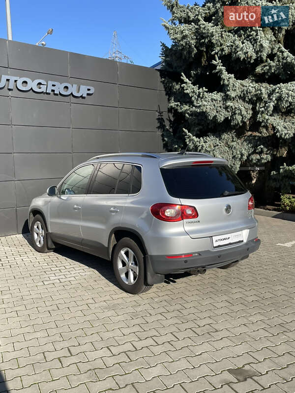 Позашляховик / Кросовер Volkswagen Tiguan 2010 в Одесі