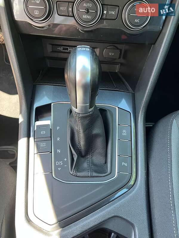 Внедорожник / Кроссовер Volkswagen Tiguan 2018 в Львове