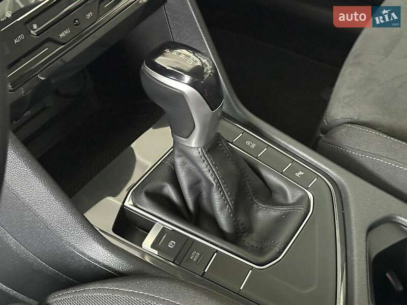 Внедорожник / Кроссовер Volkswagen Tiguan 2021 в Одессе