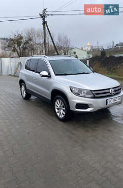 Внедорожник / Кроссовер Volkswagen Tiguan 2016 в Львове