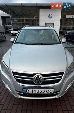 Внедорожник / Кроссовер Volkswagen Tiguan 2010 в 