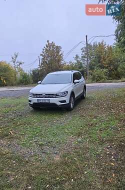 Позашляховик / Кросовер Volkswagen Tiguan 2017 в Кривому Розі