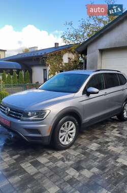 Внедорожник / Кроссовер Volkswagen Tiguan 2019 в Львове