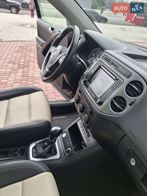 Внедорожник / Кроссовер Volkswagen Tiguan 2017 в Харькове