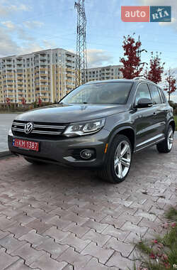 Внедорожник / Кроссовер Volkswagen Tiguan 2016 в Буче