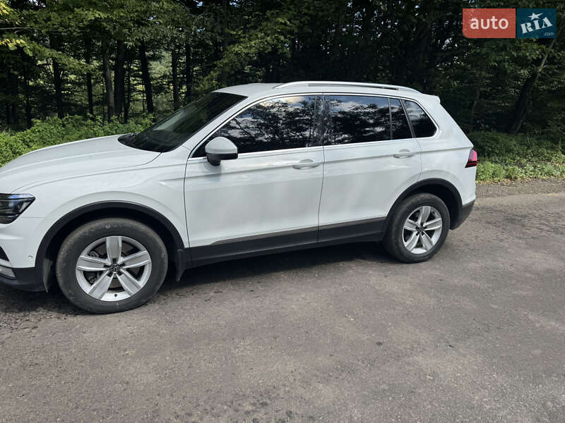 Внедорожник / Кроссовер Volkswagen Tiguan 2017 в Иршаве