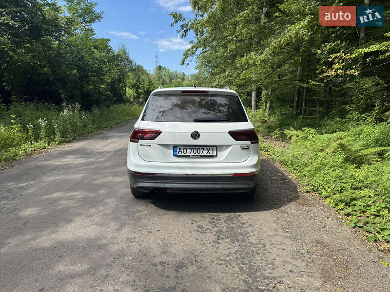 Внедорожник / Кроссовер Volkswagen Tiguan 2017 в Иршаве