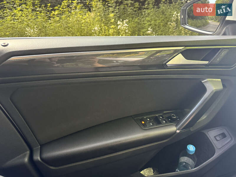 Внедорожник / Кроссовер Volkswagen Tiguan 2017 в Иршаве