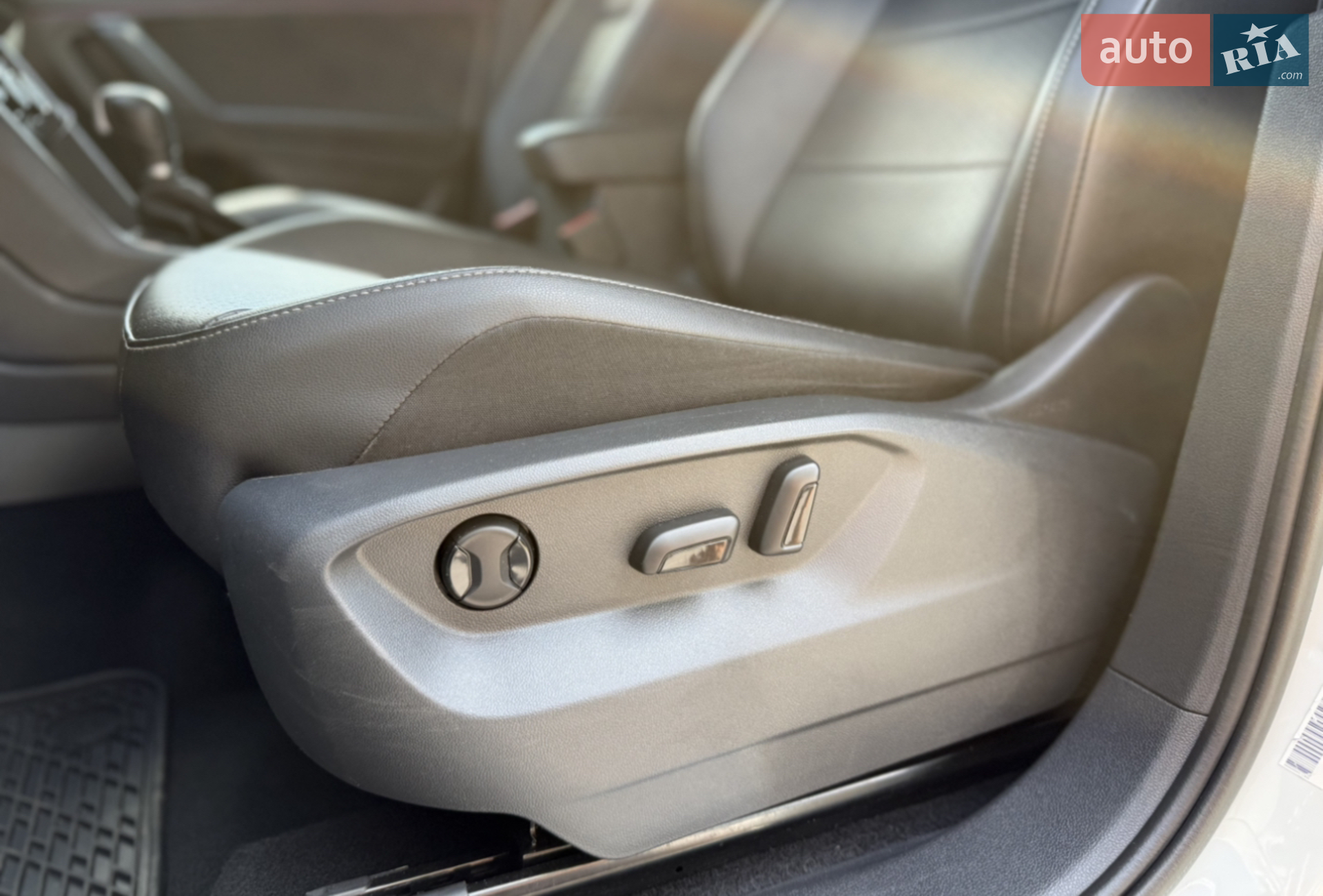 2019 Volkswagen Tiguan - мініатюра 27