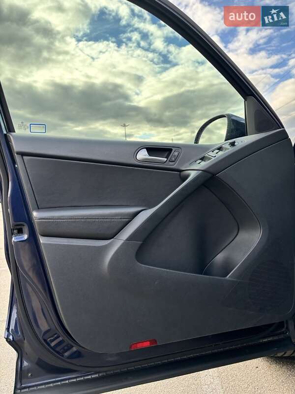 Позашляховик / Кросовер Volkswagen Tiguan 2017 в Києві