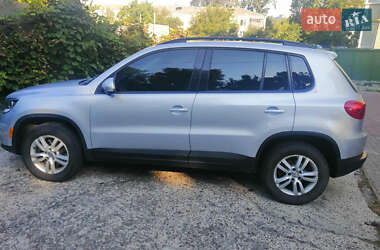 Внедорожник / Кроссовер Volkswagen Tiguan 2015 в Ровно