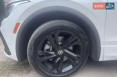 Внедорожник / Кроссовер Volkswagen Tiguan 2023 в 