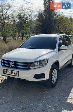 Внедорожник / Кроссовер Volkswagen Tiguan 2017 в Каменском