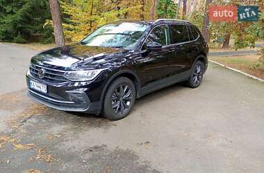 Позашляховик / Кросовер Volkswagen Tiguan 2022 в Києві