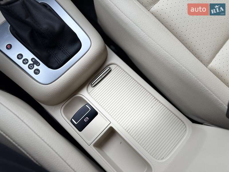 Внедорожник / Кроссовер Volkswagen Tiguan 2017 в Стрые