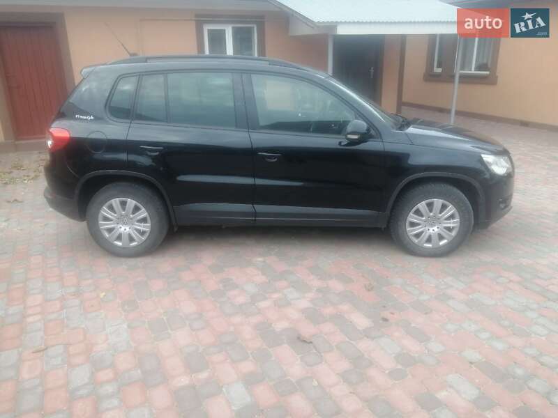 Позашляховик / Кросовер Volkswagen Tiguan 2011 в Скалаті