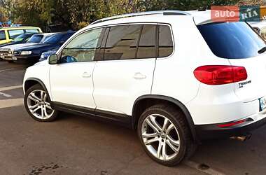 Позашляховик / Кросовер Volkswagen Tiguan 2016 в Києві