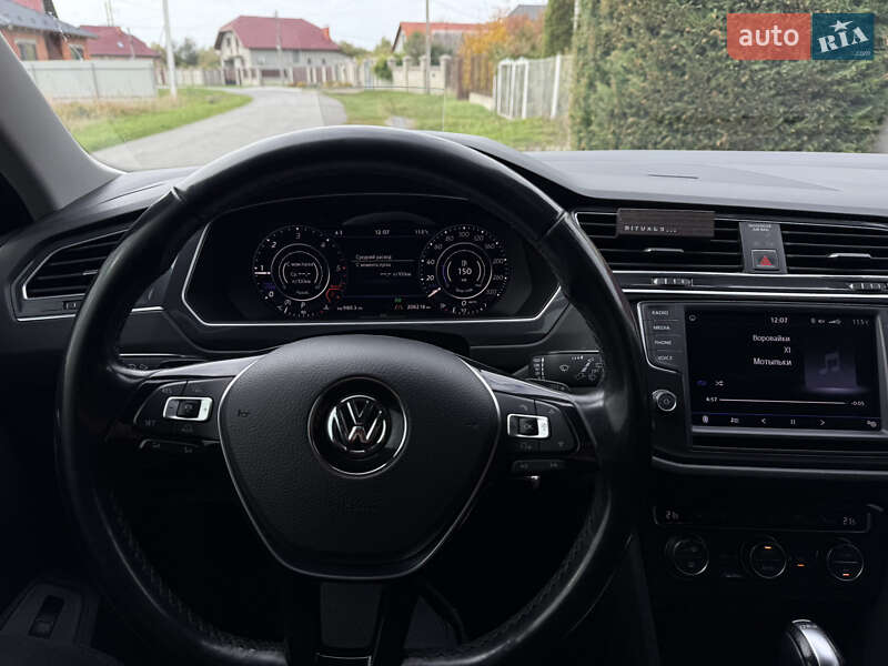 Внедорожник / Кроссовер Volkswagen Tiguan 2017 в Ужгороде
