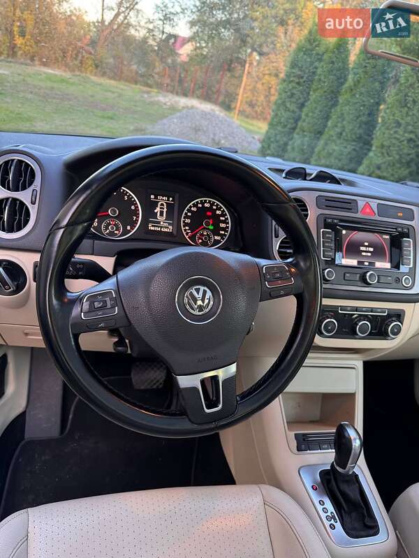 Внедорожник / Кроссовер Volkswagen Tiguan 2010 в Киеве