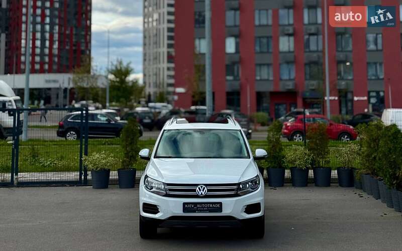 Позашляховик / Кросовер Volkswagen Tiguan 2016 в Києві